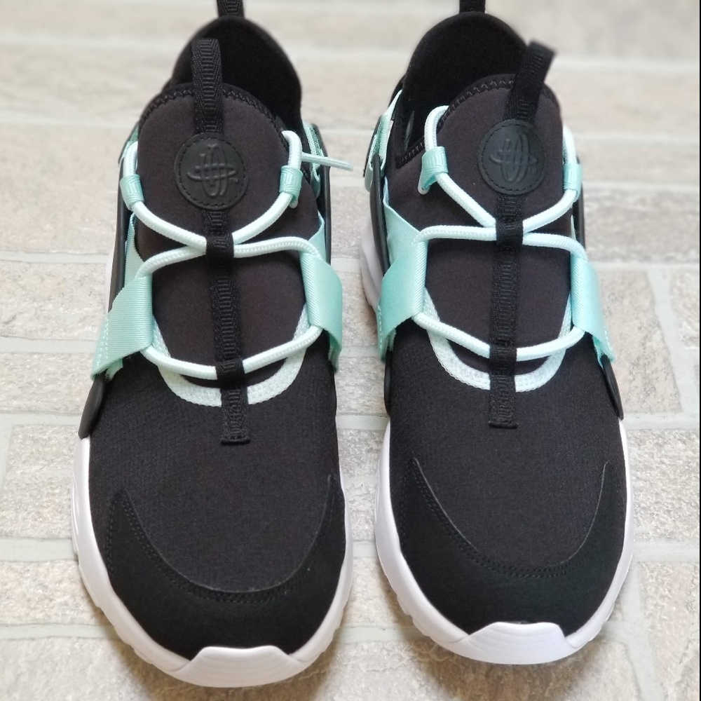 🚨SOLD🚨 Nike Air Huarache City Low - Picture 2 of 7